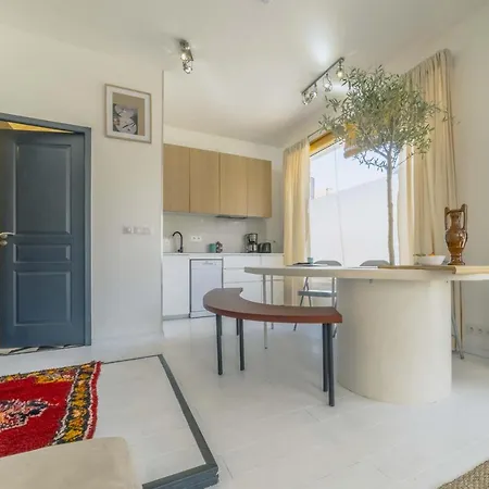 Апартаменти Appartement Lumineux Et Calme Proche Commerces